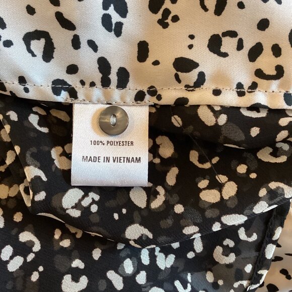 Zoa New York Womens Top Leopard Print Blouse Size 8 With Sheer Long‎ Sleeves - Picture 3 of 7